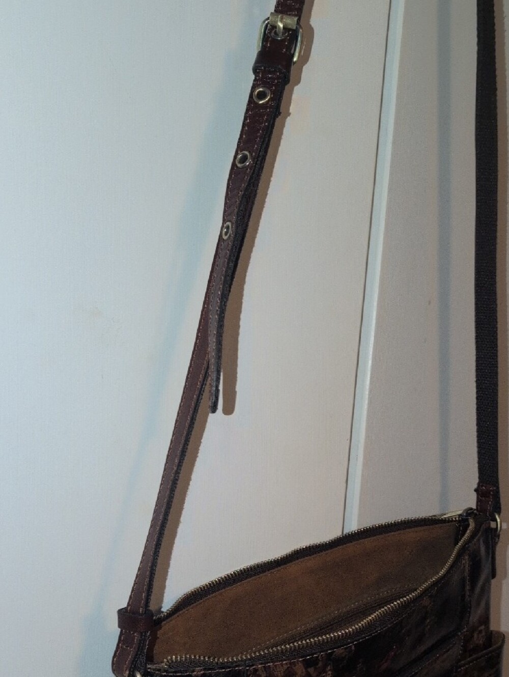 Patricia Nash "Kent Countryside" Crossbody Bag - Picture 5 of 6